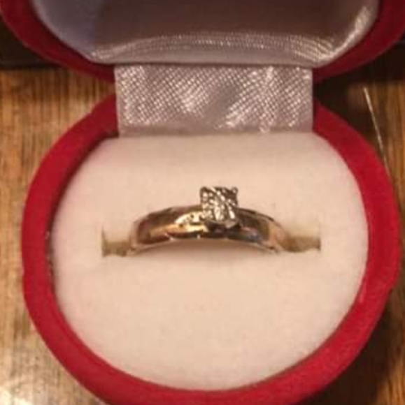 Diamond promise ring - Picture 3 of 10